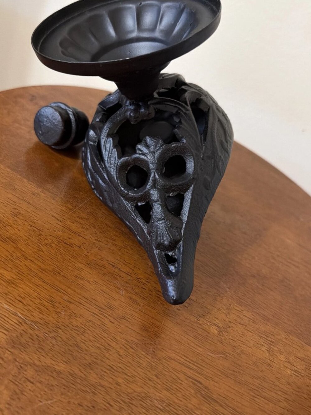 Vintage Cast Iron "Aladdin's" Genie Lamp - Embossed/Open Metal Work - Picture 10 of 10